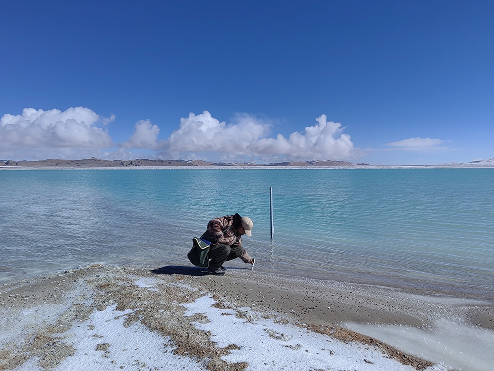 2.2班嘎錯(cuò)鹽湖液體礦地質(zhì)勘探.jpg